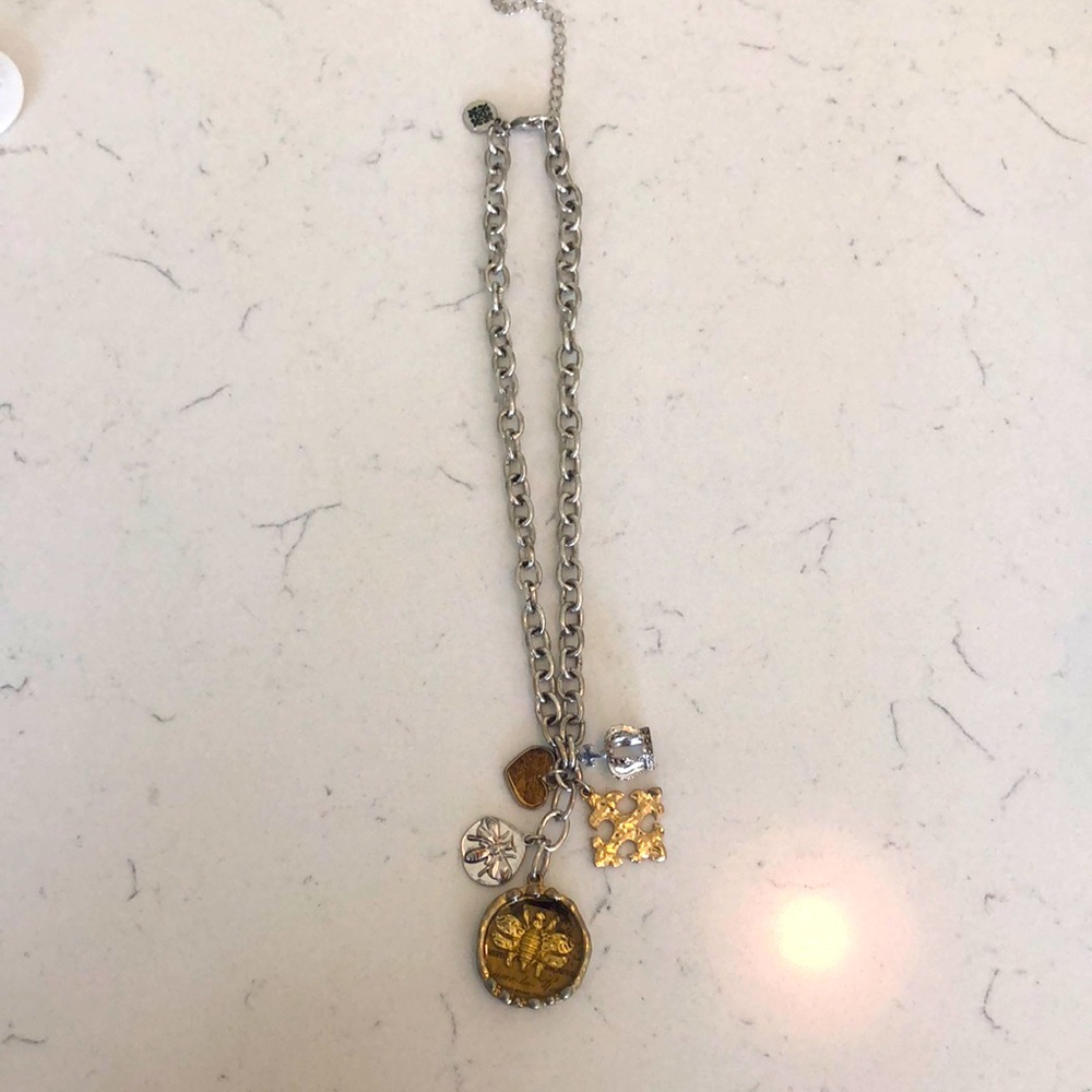 Pendant necklace
